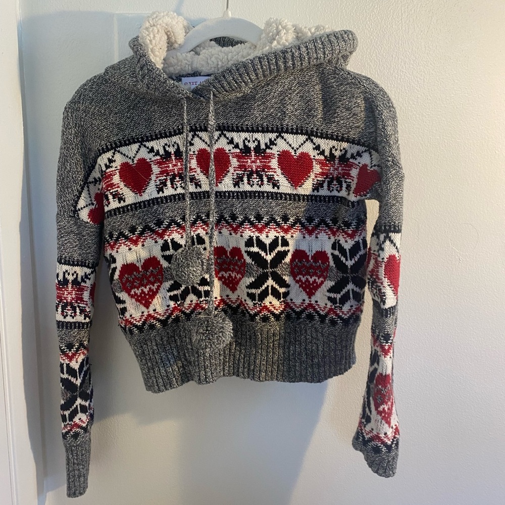 Thick winter sweater in good condition